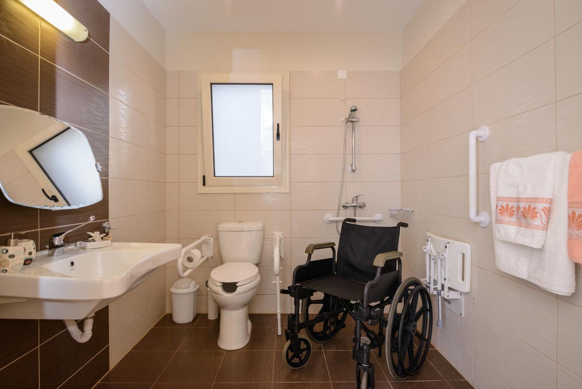 Aksos Suites Accessible Accommodation Agia  Zimmer foto